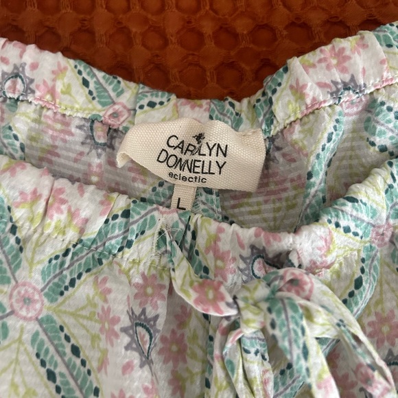 very beautiful, elegant, classy pyjamas. Beautifully sewn with fine details. - Picture 3 of 7